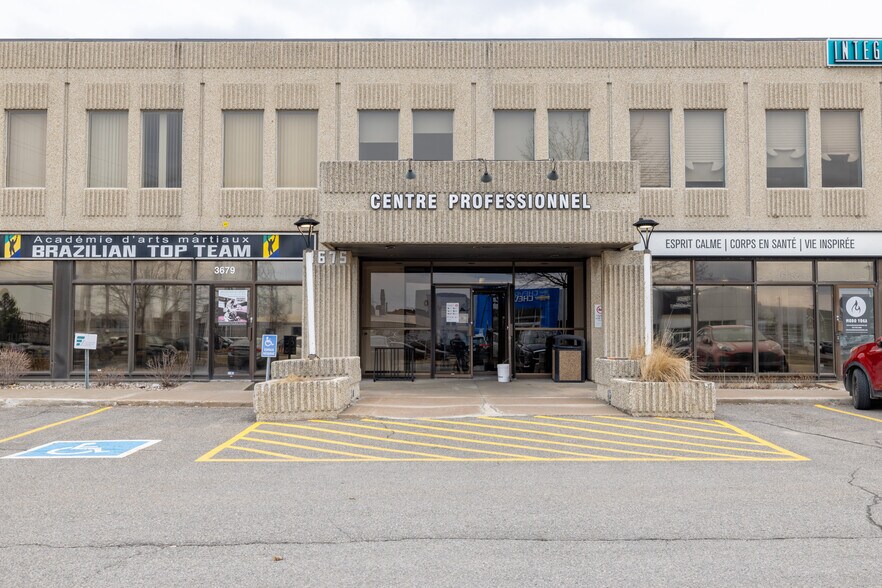 Primary Photo Of 3669-3681 Boul des Sources, Dollard-des-Ormeaux Office Residential For Lease