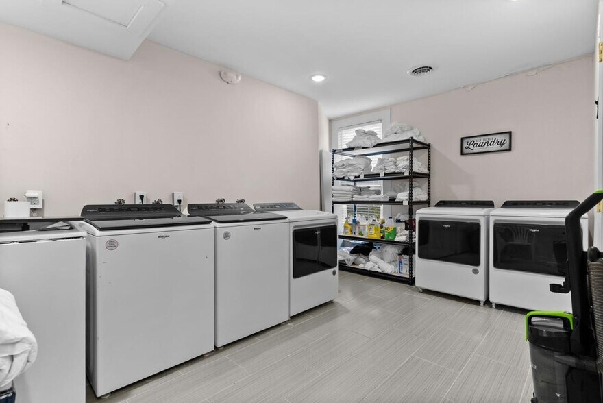 More Photos Of 509 W Main St, Fries Hotel For Sale