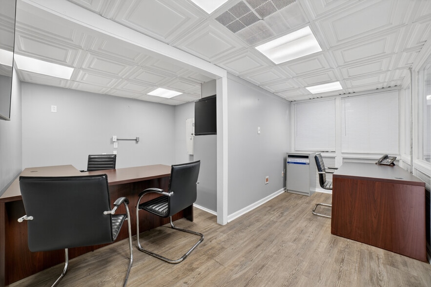 More Photos Of 702 Charles St, Galion Auto Dealership For Sale