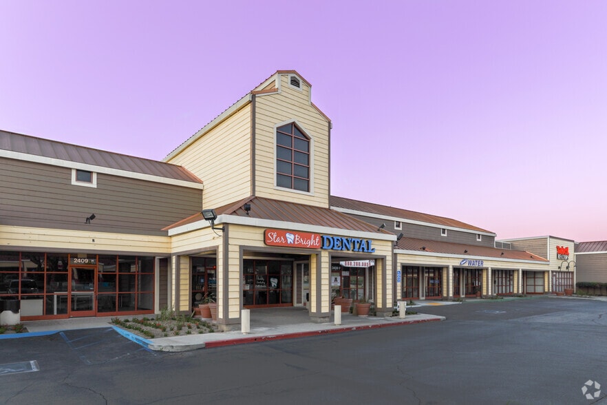 More Photos Of 2401-2455 S Vineyard Ave, Ontario Storefront For Lease