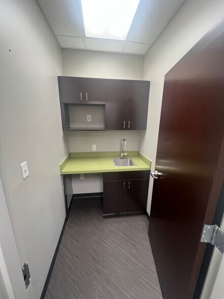 More Photos Of 11808 Kingston Pike, Knoxville Medical For Lease