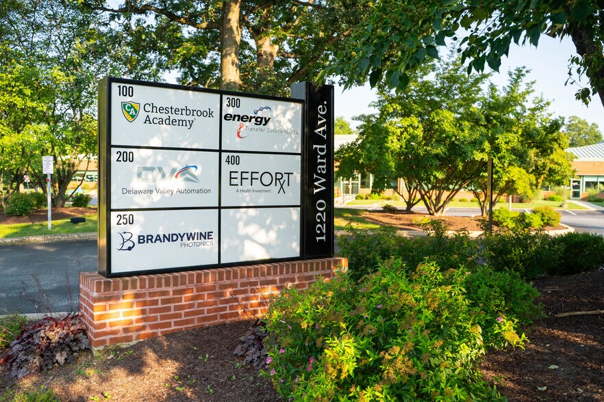 More Photos Of 1220 Ward Ave, West Chester Flex For Lease