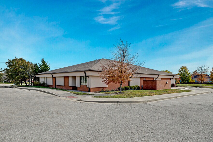 More Photos Of 18320 S Center St, Gardner Medical For Sale