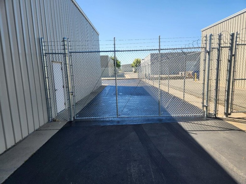 More Photos Of 4565 Skyway Dr, Olivehurst Warehouse For Lease
