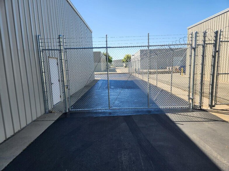 More Photos Of 4565 Skyway Dr, Olivehurst Warehouse For Lease