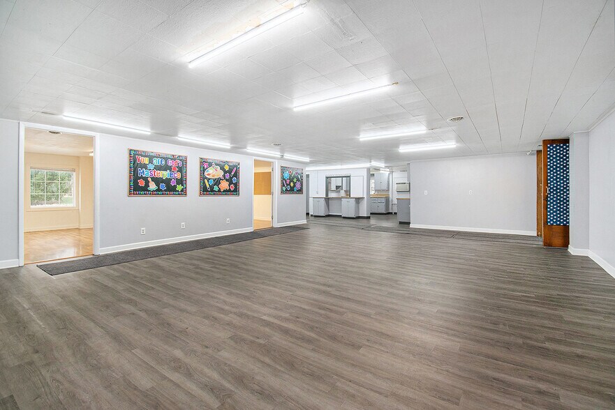 More Photos Of 1002 IN-114, North Manchester Religious Facility For Sale