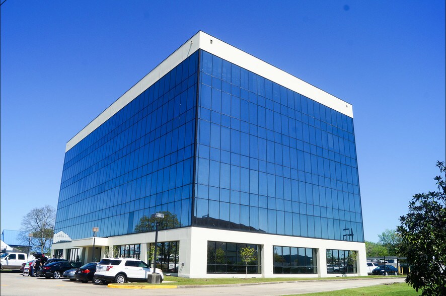 Primary Photo Of 1340 W Tunnel Blvd, Houma Office For Lease