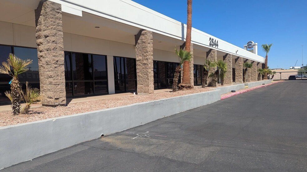 More Photos Of 2544 E University Dr, Phoenix Office For Sale
