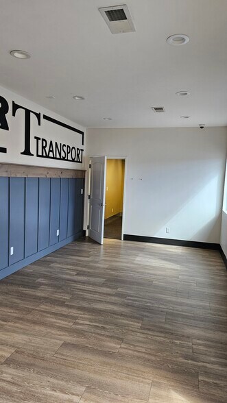 More Photos Of 2535 N Boulevard, Idaho Falls Office For Sale
