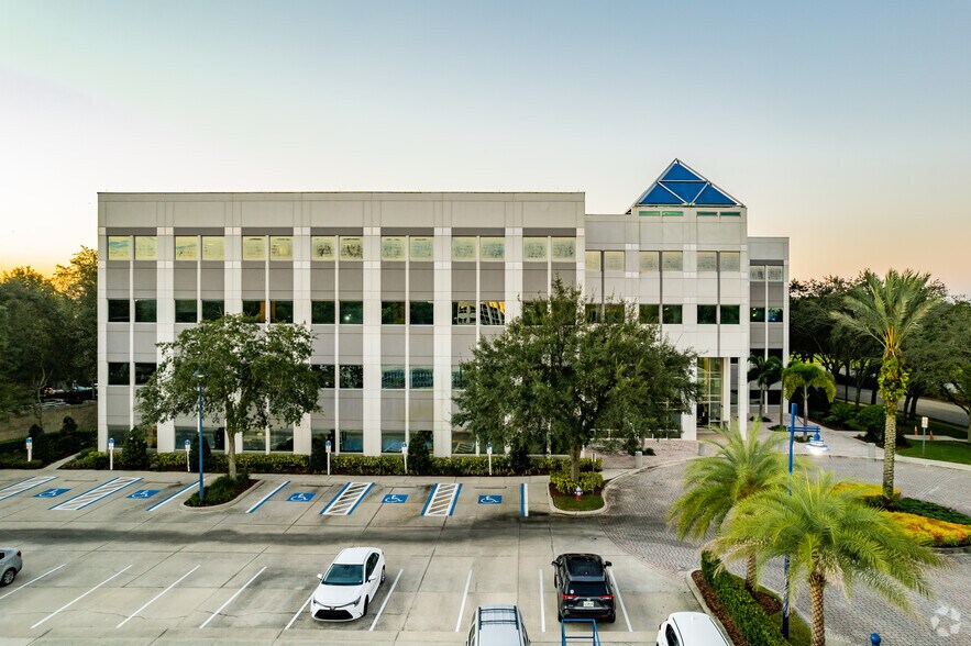 More Photos Of 220 E Central Pky, Altamonte Springs Unknown For Lease