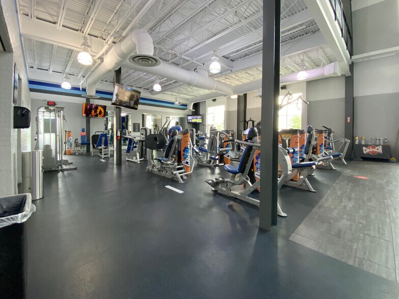 More Photos Of 6415 Polaris Dr, Laredo Health Club For Sale