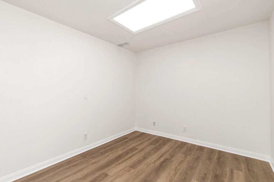 More Photos Of 16585 Pacific Coast Hwy, Sunset Beach Office For Sale