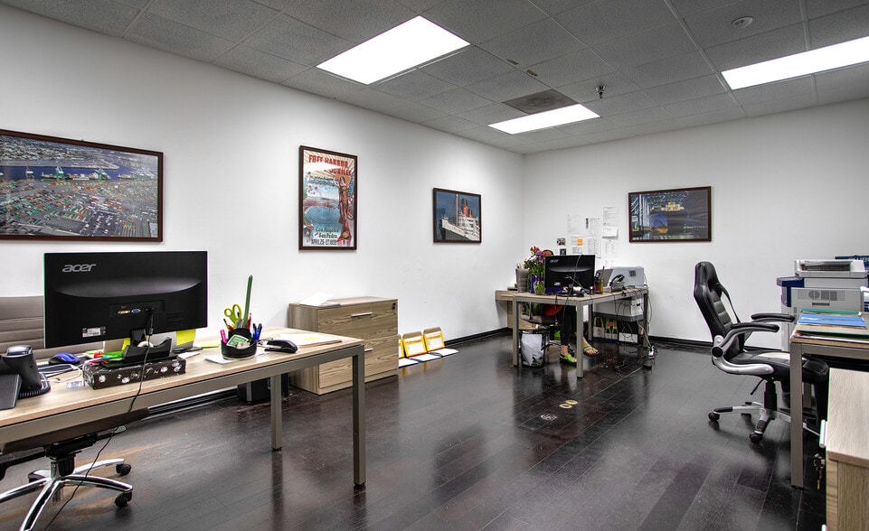 More Photos Of 151-153 W Rosecrans Ave, Gardena Warehouse For Lease