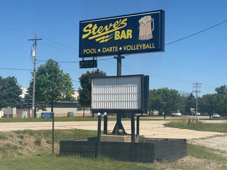 More Photos Of N1016 County Road L, Watertown Restaurant For Sale