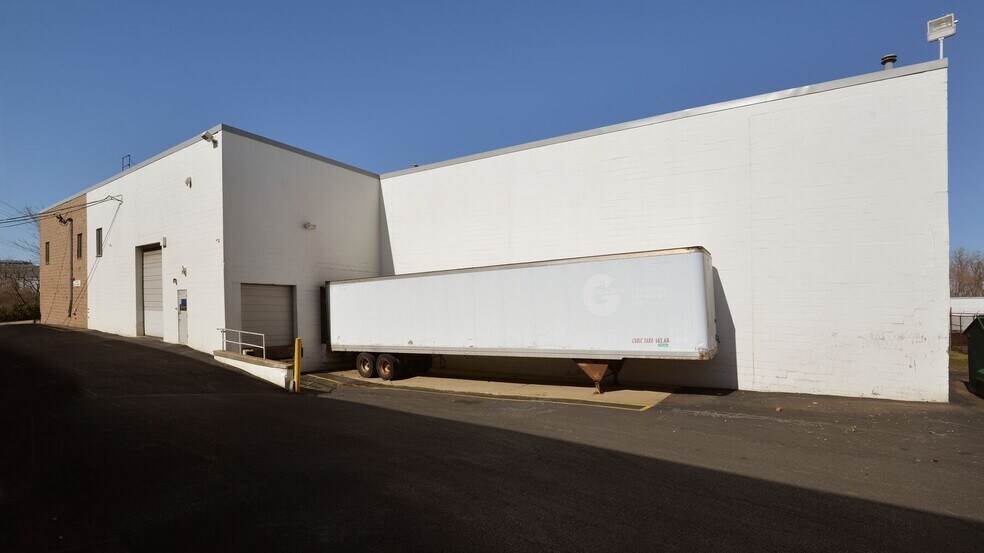 More Photos Of 368 Starke Rd, Carlstadt Manufacturing For Lease