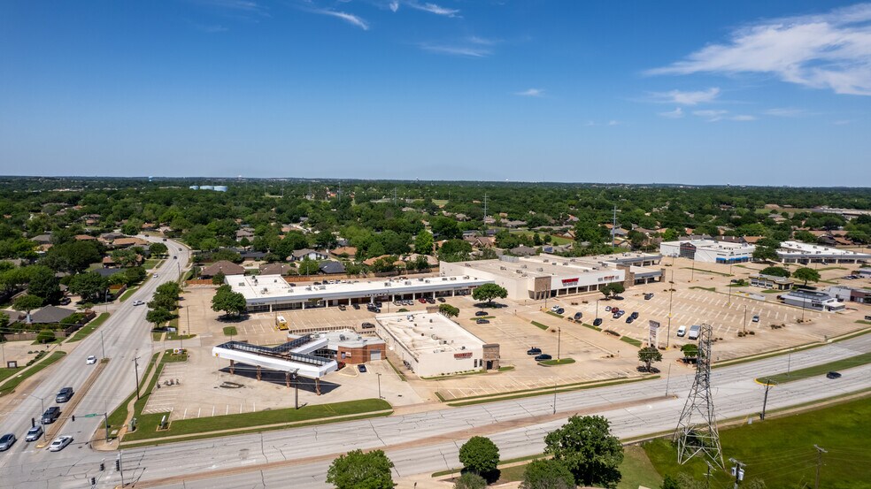 More Photos Of 113-217 Harwood Rd, Hurst Unknown For Lease