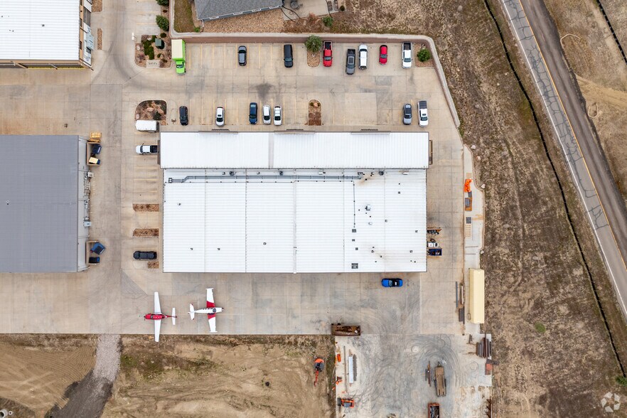 More Photos Of 3000 Airport Dr, Erie Light Manufacturing For Sale
