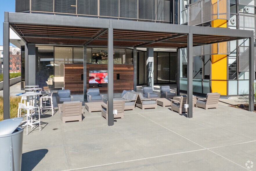 More Photos Of 10080 N Wolfe Rd, Cupertino Coworking Space