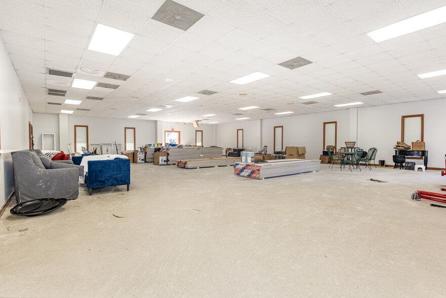 More Photos Of 420 Paul St, Rocky Mount Specialty For Lease