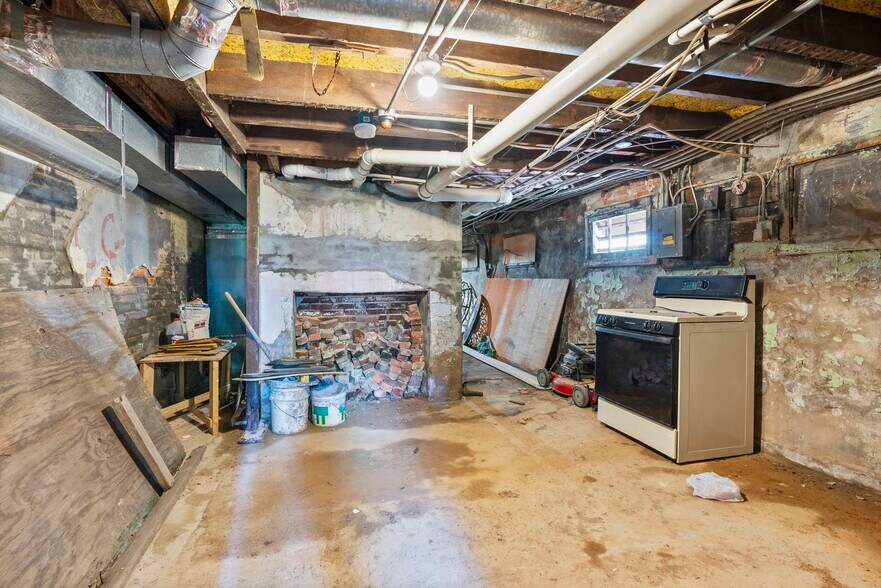 More Photos Of 1433 W Lombard St, Baltimore Multifamily For Sale