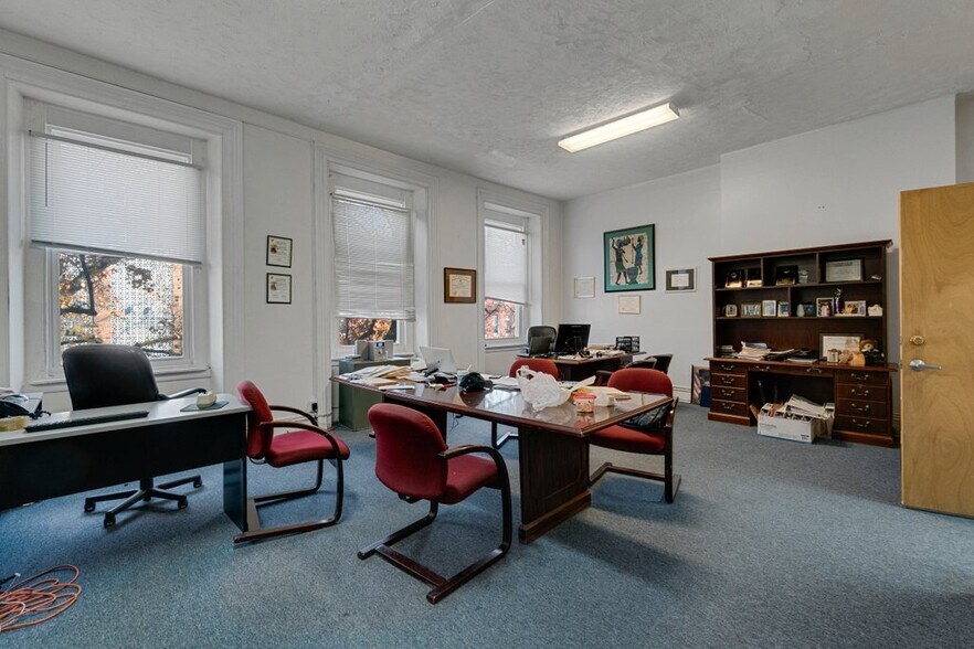 More Photos Of 2112 N Charles St, Baltimore Office For Sale