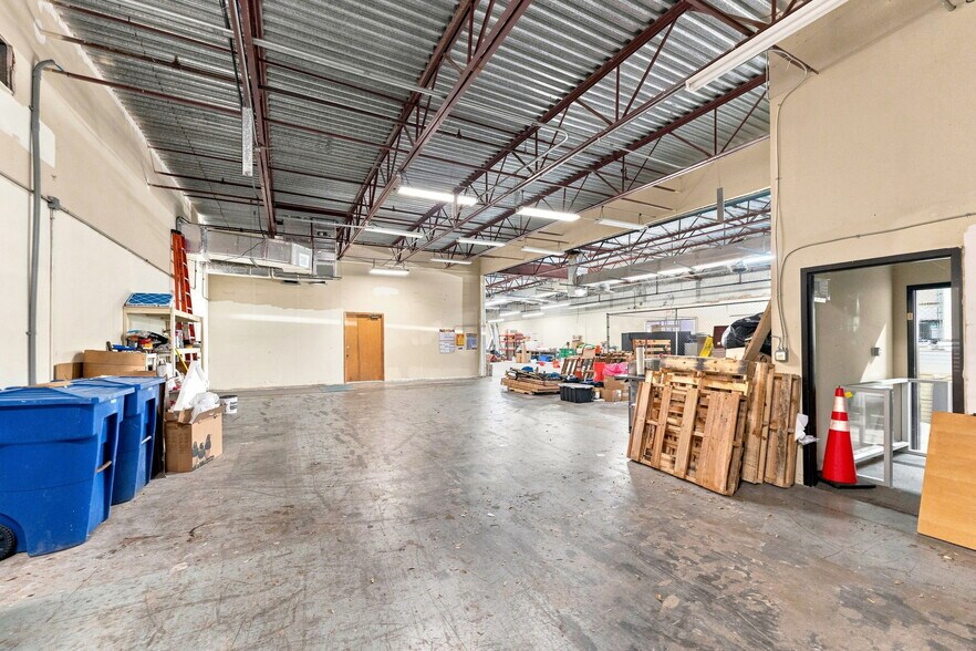 More Photos Of 1365 Hamlet Ave, Clearwater Flex For Lease