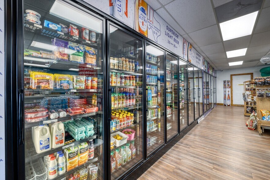 More Photos Of 49 Encino Dr, Concan Convenience Store For Sale