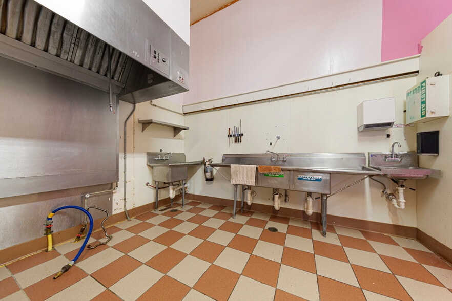 More Photos Of 508 Central Ave N, Faribault Storefront Retail Residential For Sale