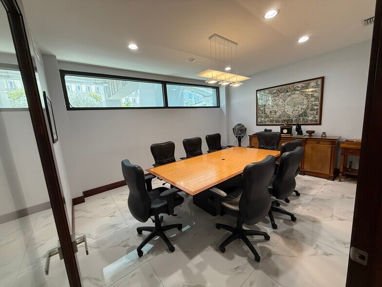 More Photos Of 16 SW 1st Ave, Miami Office Residential For Sale