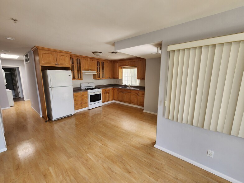 More Photos Of 335-337 E Providencia Ave, Burbank Apartments For Sale