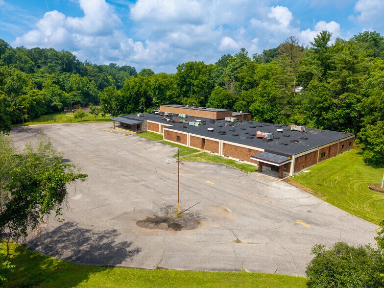 More Photos Of 700 Channel Ln, Marietta Light Distribution For Lease