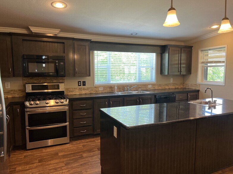 More Photos Of 149 Co 679 rd, Natalia Flex For Sale