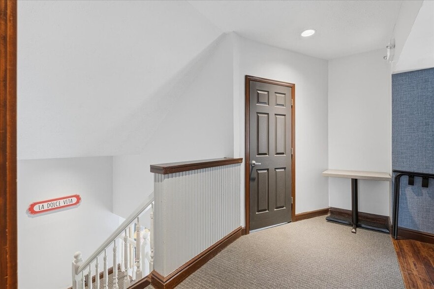 More Photos Of 2104 E Carson St, Pittsburgh Restaurant For Sale