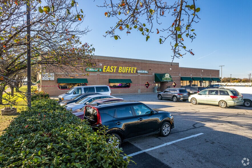 More Photos Of 3907-4025 W Airport Fwy, Irving Unknown For Lease