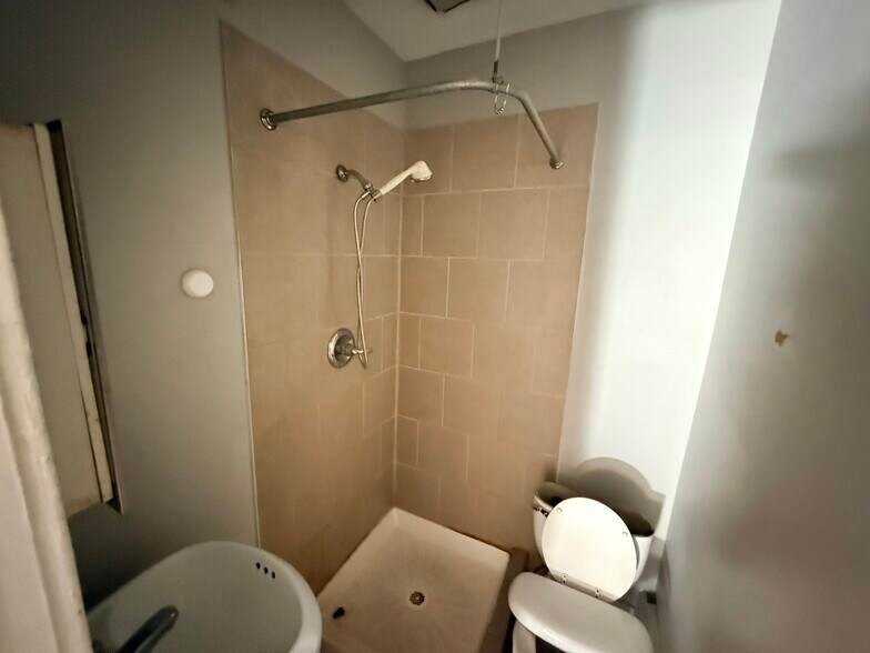 More Photos Of 1762 Cleveland Ave, Norwood Apartments For Sale