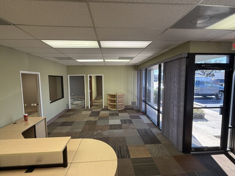 More Photos Of 9225 Ulmerton Rd, Largo Light Manufacturing For Sale