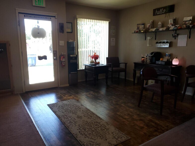 More Photos Of 1272 4th St, Los Banos Office For Lease