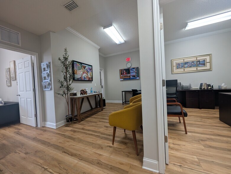 More Photos Of 1629 Race Track Rd, Jacksonville Loft Creative Space For Lease