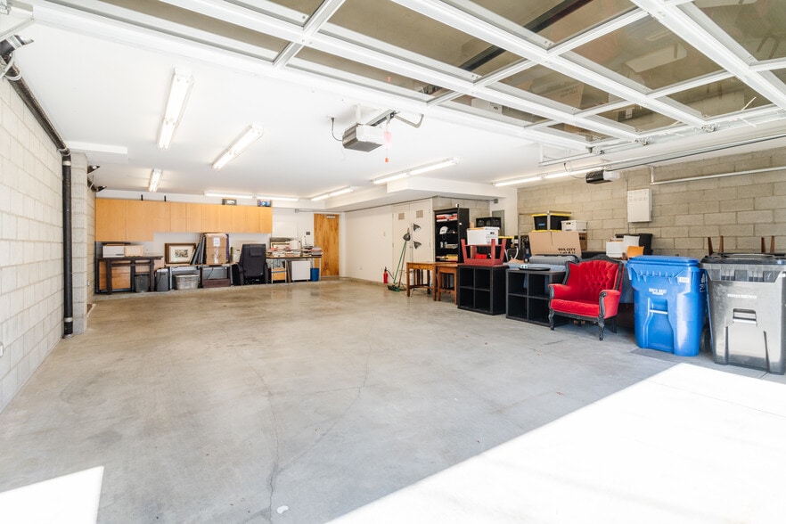 More Photos Of 1320 Abbot Kinney Blvd, Venice Loft Creative Space For Sale