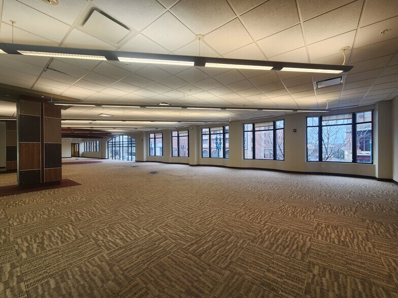 More Photos Of 469 State St, Schenectady Office For Lease