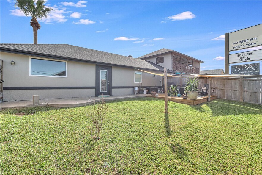 More Photos Of 121 Cut Off Rd, Port Aransas Office For Sale