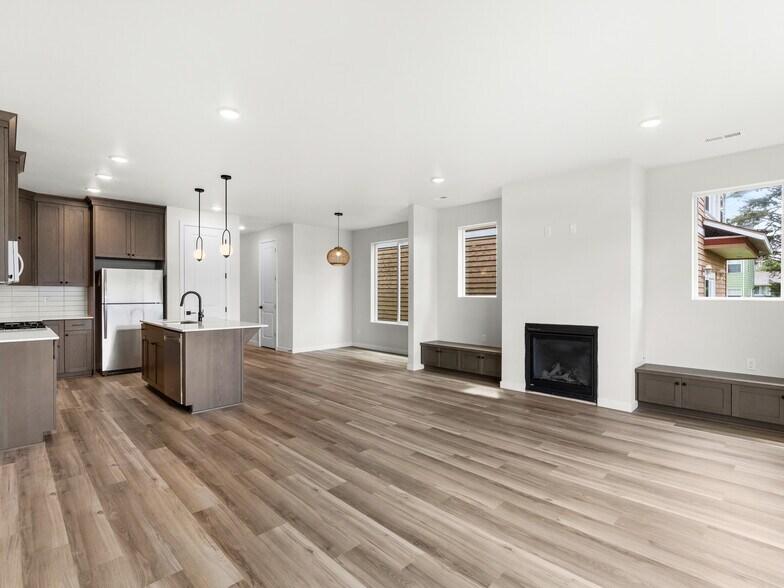 More Photos Of 331 SE Jetty Ave, Lincoln City Apartments For Sale