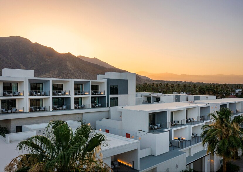 More Photos Of 414 N Palm Canyon Dr, Palm Springs Hotel For Lease