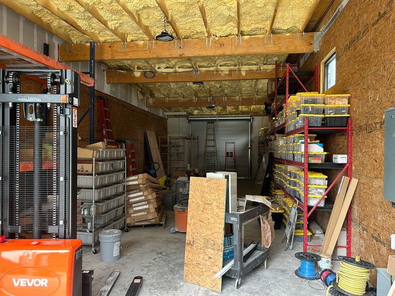 More Photos Of 2032 W Washington St, Orlando Warehouse For Sale