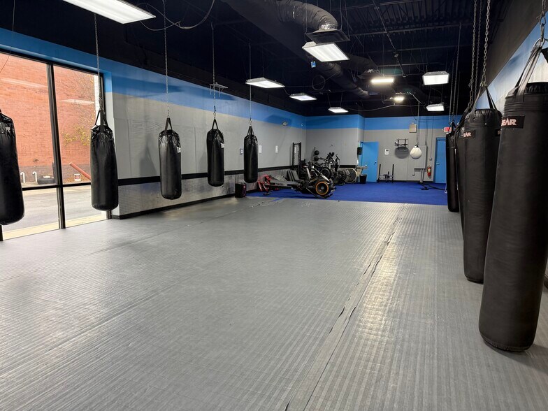 More Photos Of 5770 Peachtree Industrial Blvd, Norcross General Retail For Lease