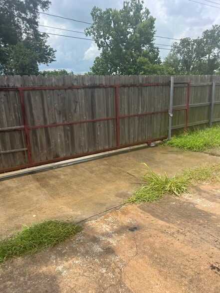 More Photos Of 14606 Sheraton St, Houston Warehouse For Sale