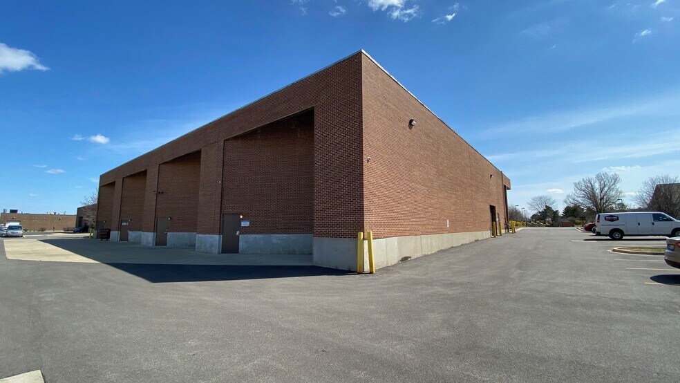 More Photos Of 636 Remington Rd, Schaumburg Office For Lease