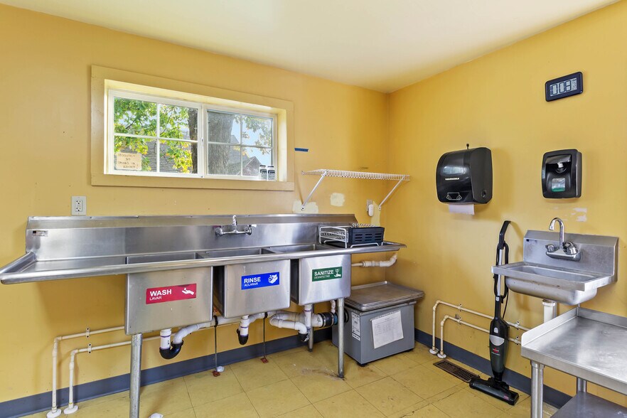 More Photos Of 54 S Main St, Magnetic Springs Restaurant For Sale