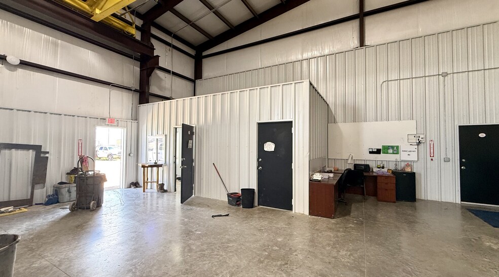 More Photos Of 2607 Holdridge Road, Midland Warehouse For Sale