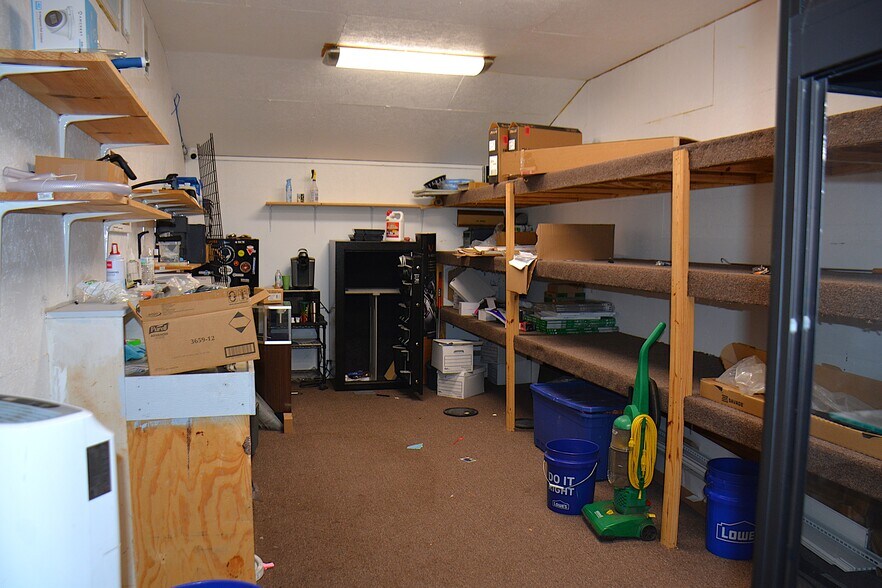 More Photos Of 43 County Road 17, Enterprise Showroom For Sale